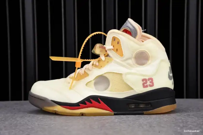 LUCY Retro Sail Jordan DH8565-100 5 OFF-WHITE 0505